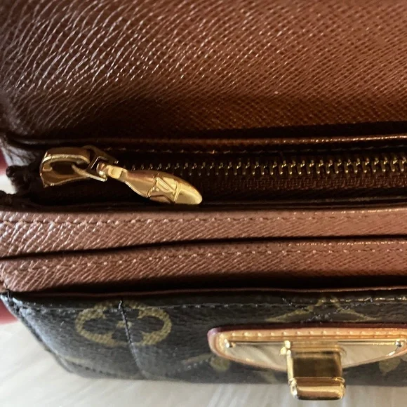 Louis Vuitton Etoile Small Wallet - Picture 4 of 6